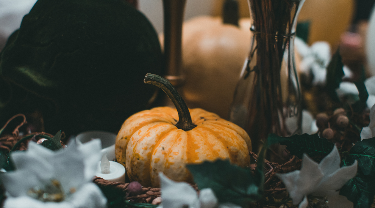 Spooktacular Decor: Transform Your Living Room for Halloween